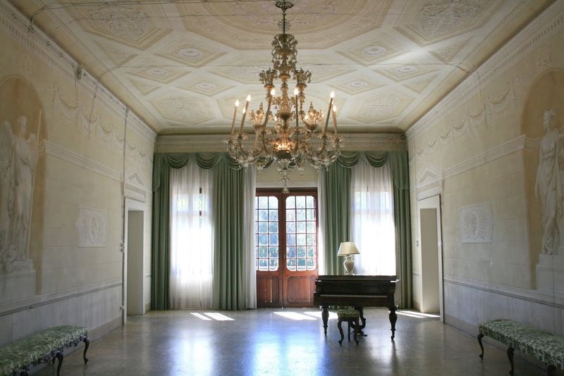 File:Cavarzerani sala nobile.jpg